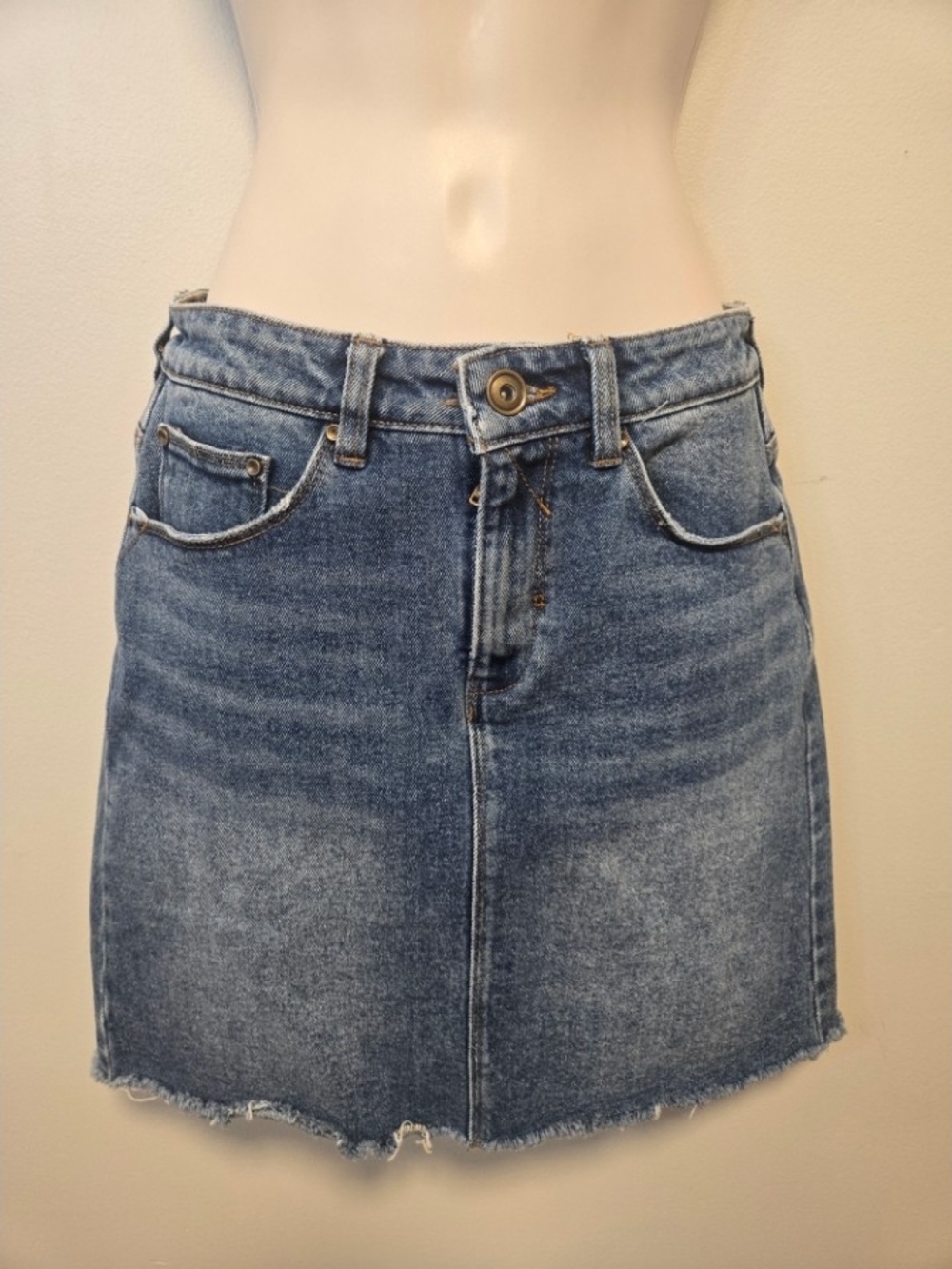 A Loves A Women's Blue Denim Mini Skirt with Frayed Hem Size 27
